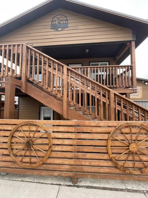 Parkway Yellowstone Guest House Room #2 Gardiner Extérieur photo