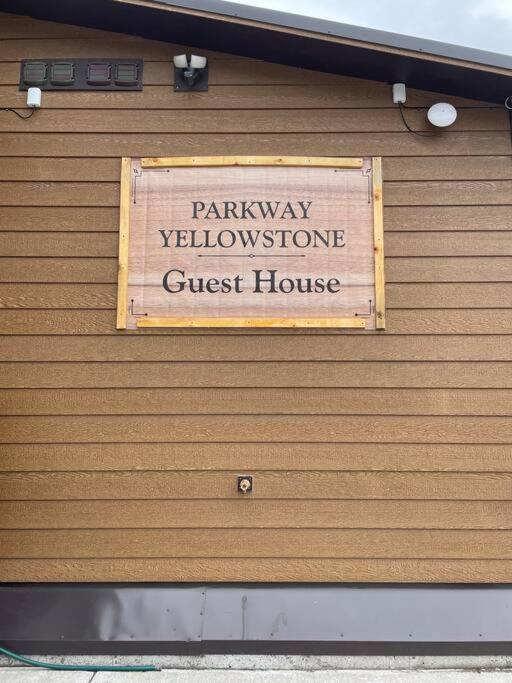 Parkway Yellowstone Guest House Room #2 Gardiner Extérieur photo