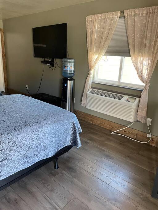 Parkway Yellowstone Guest House Room #2 Gardiner Extérieur photo