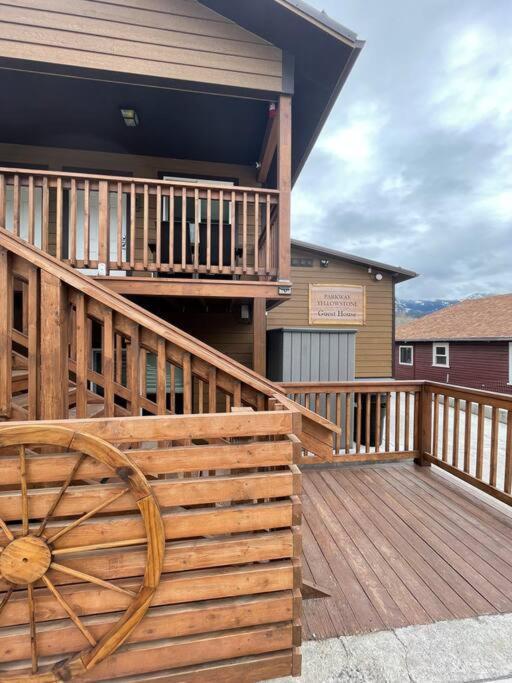 Parkway Yellowstone Guest House Room #2 Gardiner Extérieur photo
