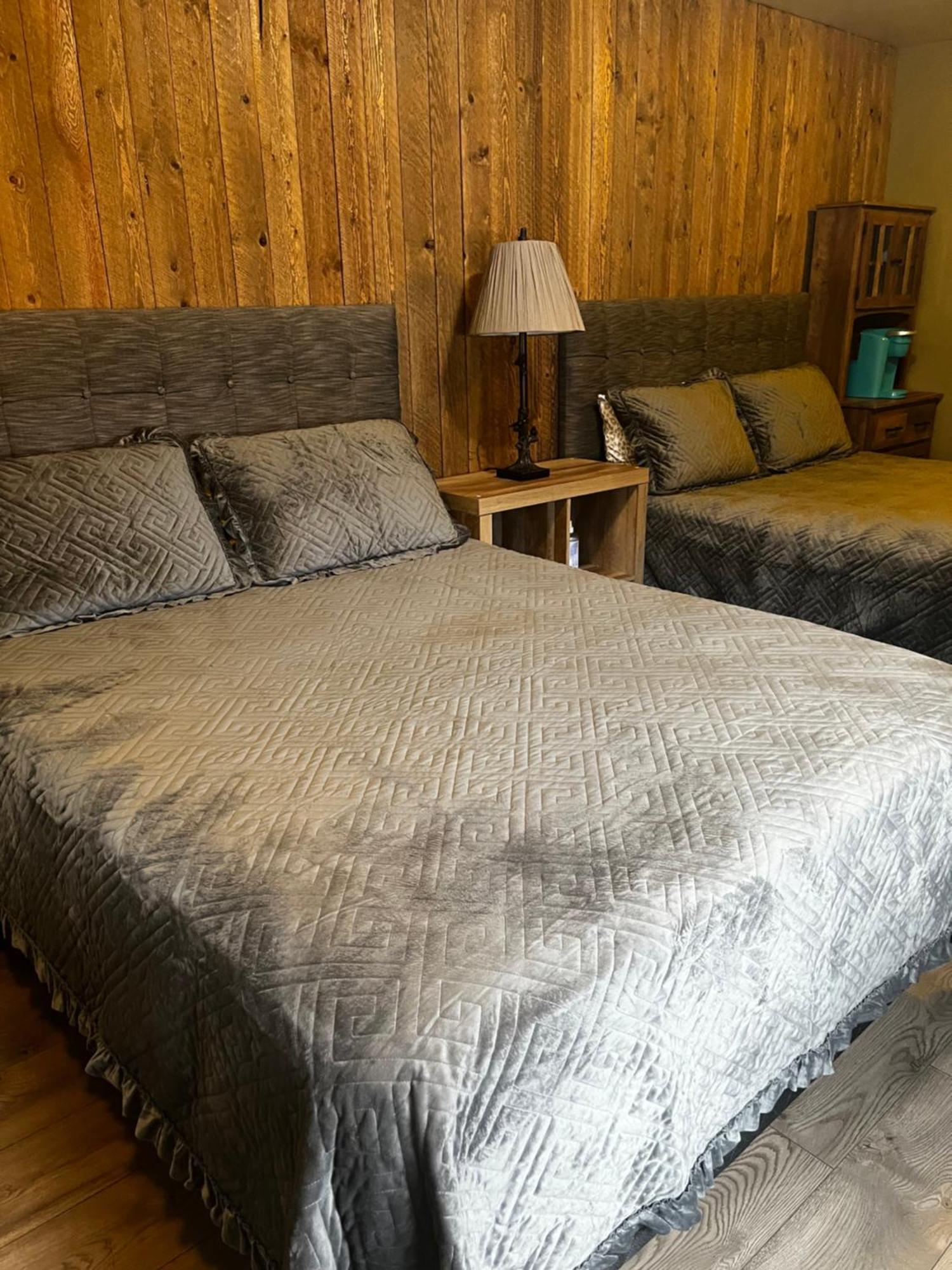 Parkway Yellowstone Guest House Room #2 Gardiner Extérieur photo