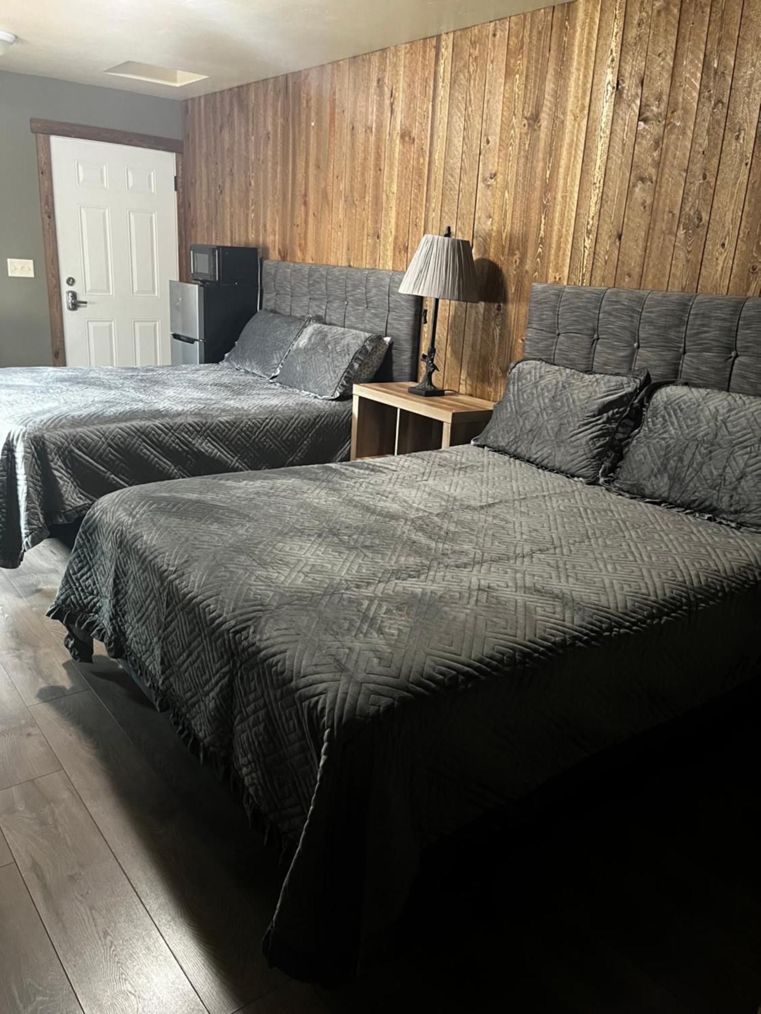 Parkway Yellowstone Guest House Room #2 Gardiner Extérieur photo